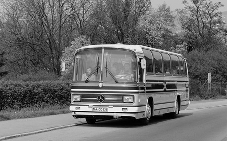 Mercedes-Benz O 302 - modellbus.info