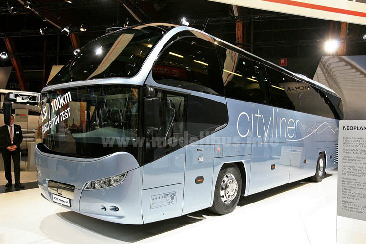 Neoplan Cityliner Fernlinienbus Kortrijk 2013 modellbus.info