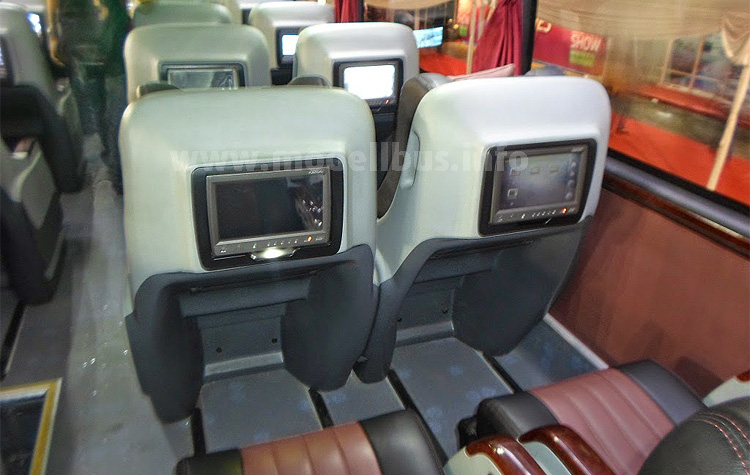 Adi Putro Jetbus IIMS 2014 - modellbus.info