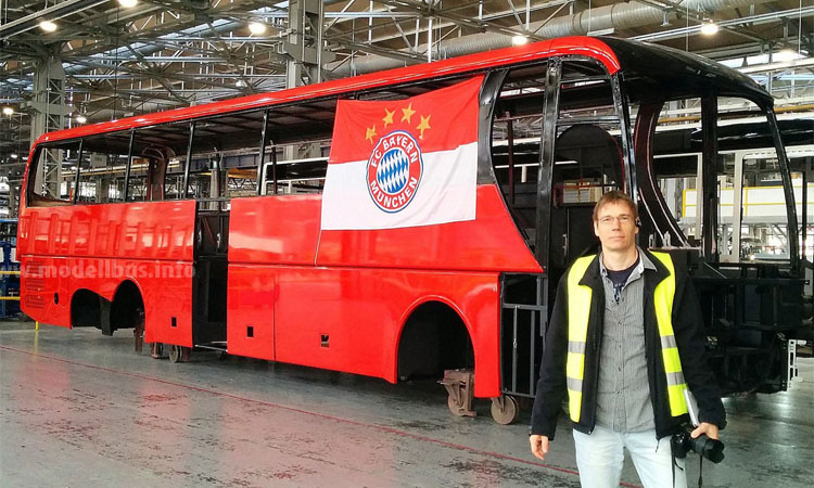 Neuer FCB-Mannschaftsbus mit Sascha Bhnke Ankara - modellbus.info