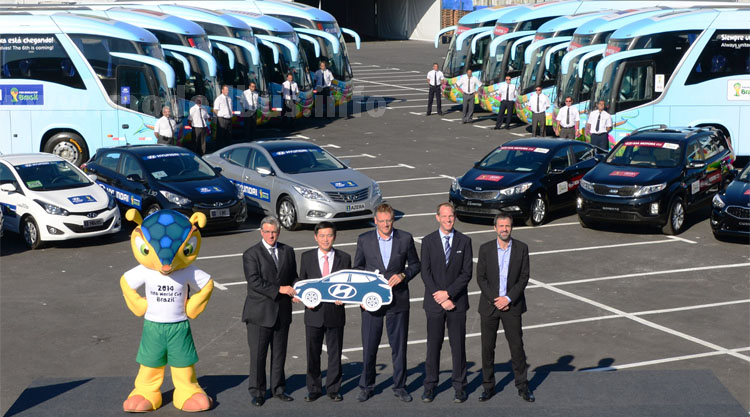 Hyundai Fahrzeug-Übergabe WM 2014 - modellbus.info