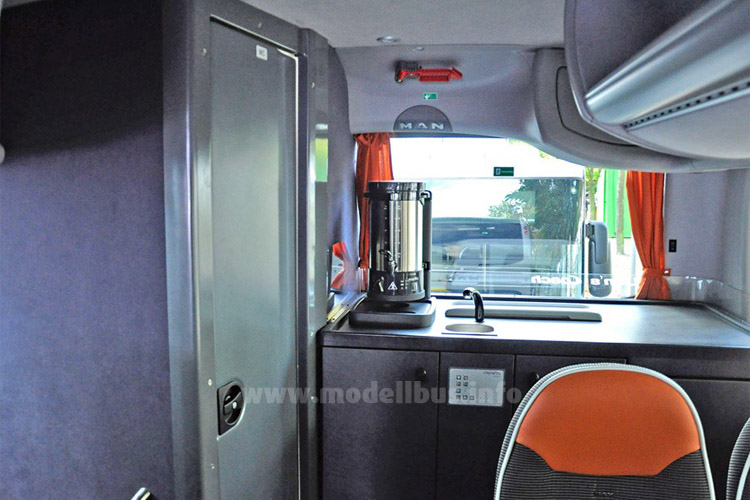 MAN Lions Coach Midi Heckkche IAA 2014 - modellbus.info