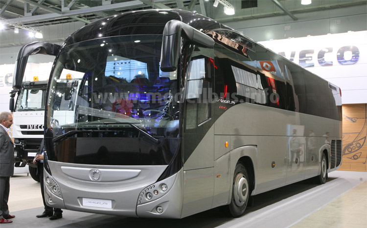 Iveco Bus auf der Comtrans 2013 - modellbus.info