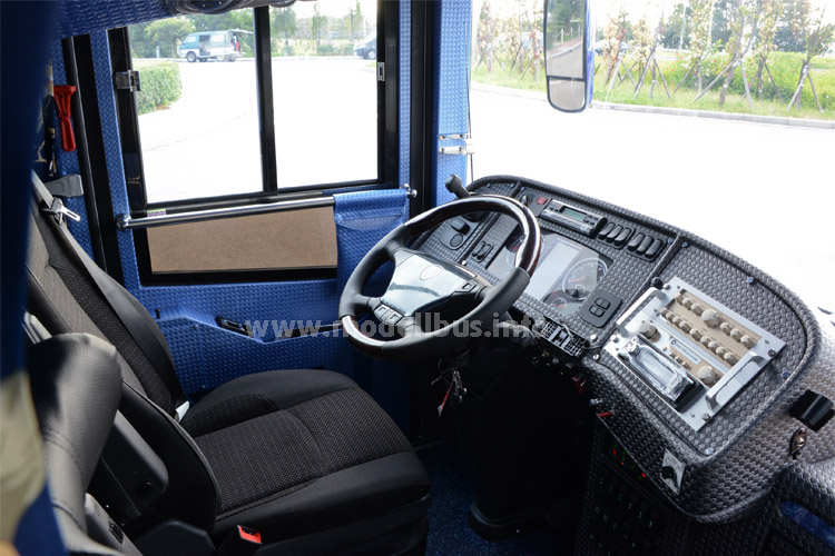 Scania Boshen Fahrerplatz - modellbus.info