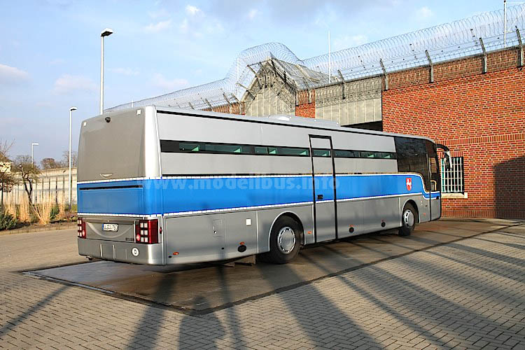 Van Hoo/Ludewigl Gefangenentransporter JVA Oldenburg - modellbus.info