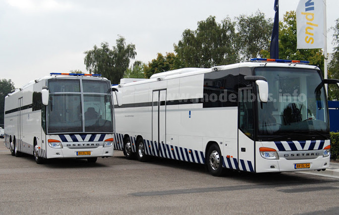 Setra S 417 UL Gefangenentransporter - modellbus.info