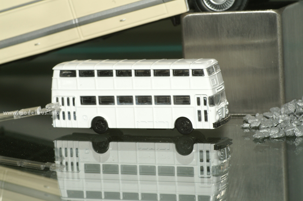 Büssing D2U Minichamps modellbus info